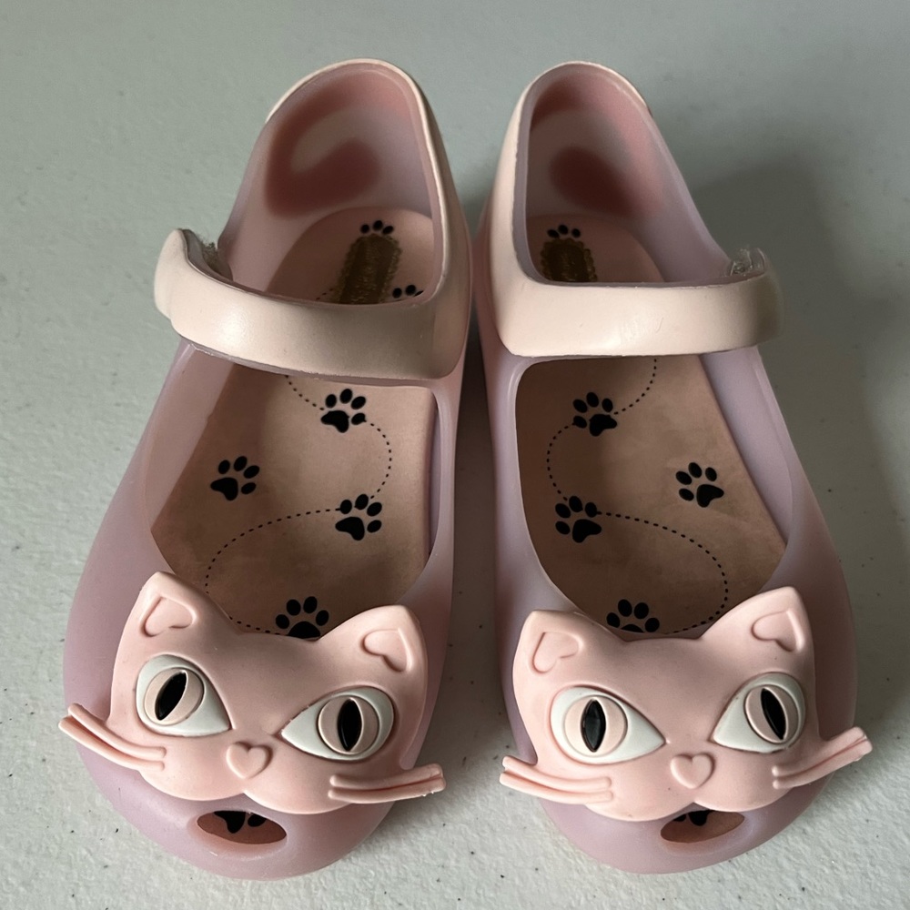 Girls size 10 pink mini Melissa cats